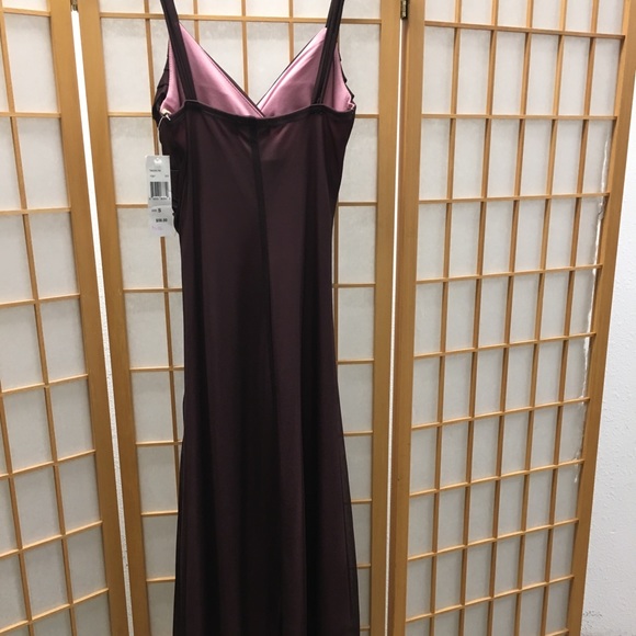 NWT ASYMMETRICAL HEM BODYCON MIDI DRESS - Picture 2 of 6